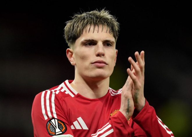 Garnacho immediately joined Chelsea, Romano said that the transfer was 90% complete