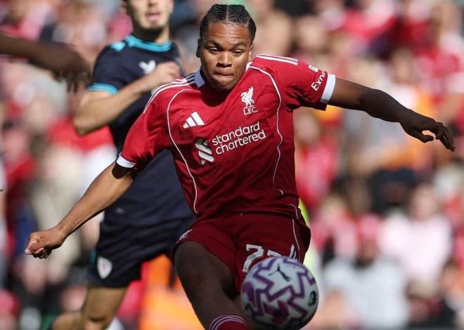 Spectacular debut Liverpool young star, scored 1 goal and 1 assist in 5 minutes!