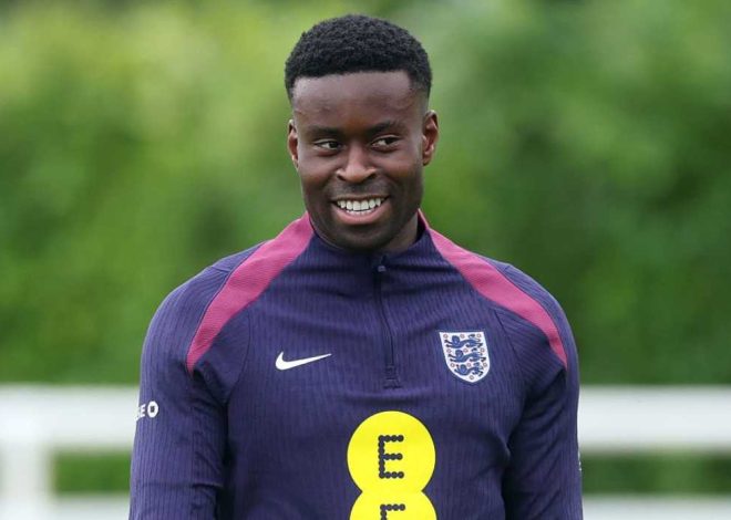 Marc Guehi remained cheerful in British training even though the transfer to Liverpool failed