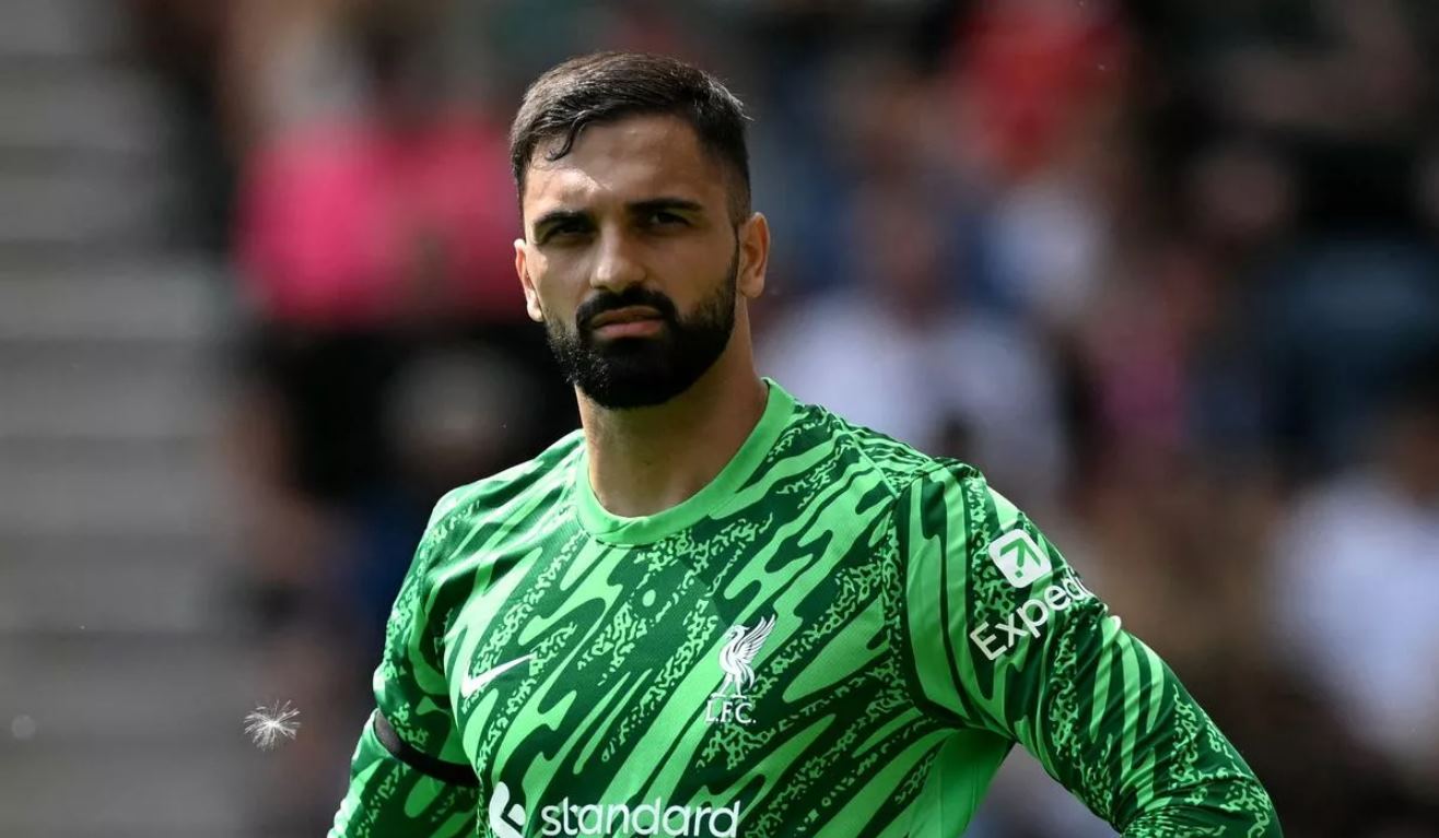 Arne Slot is ready to play the new goalkeeper against Chelsea to replace Alisson!