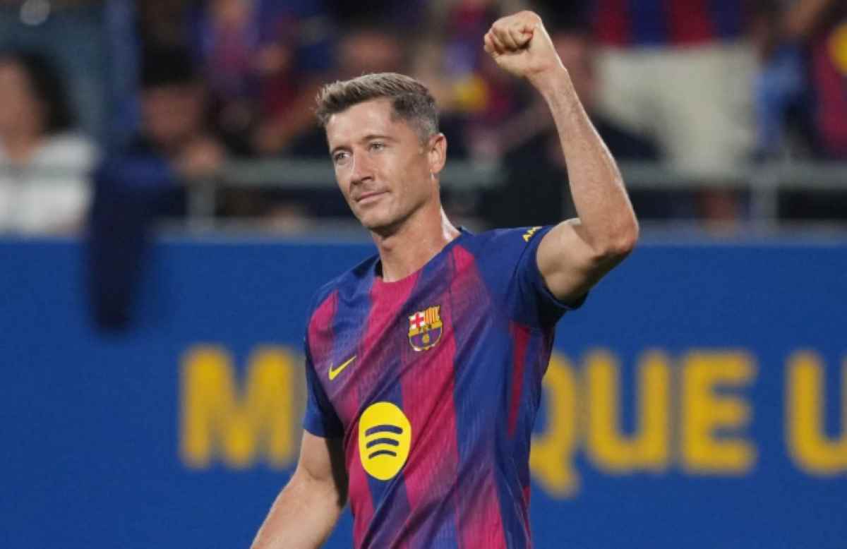 Lewandowski Refuses to Give Up, Ready to Fight for His Place at Barcelona Amid Transfer Issues
