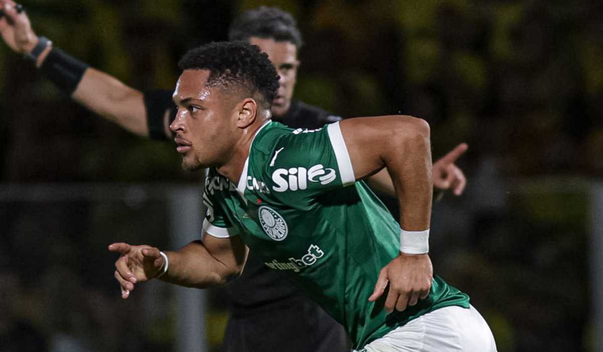 Vitor Roque Opens Opportunity to Return to Europe, Manchester United Interested