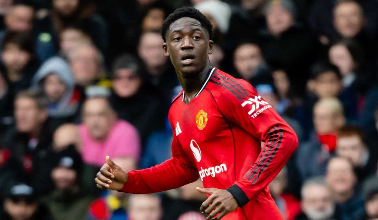 Mainoo Will Not Defect to Chelsea, Carrick Changes Manchester United Transfer Direction