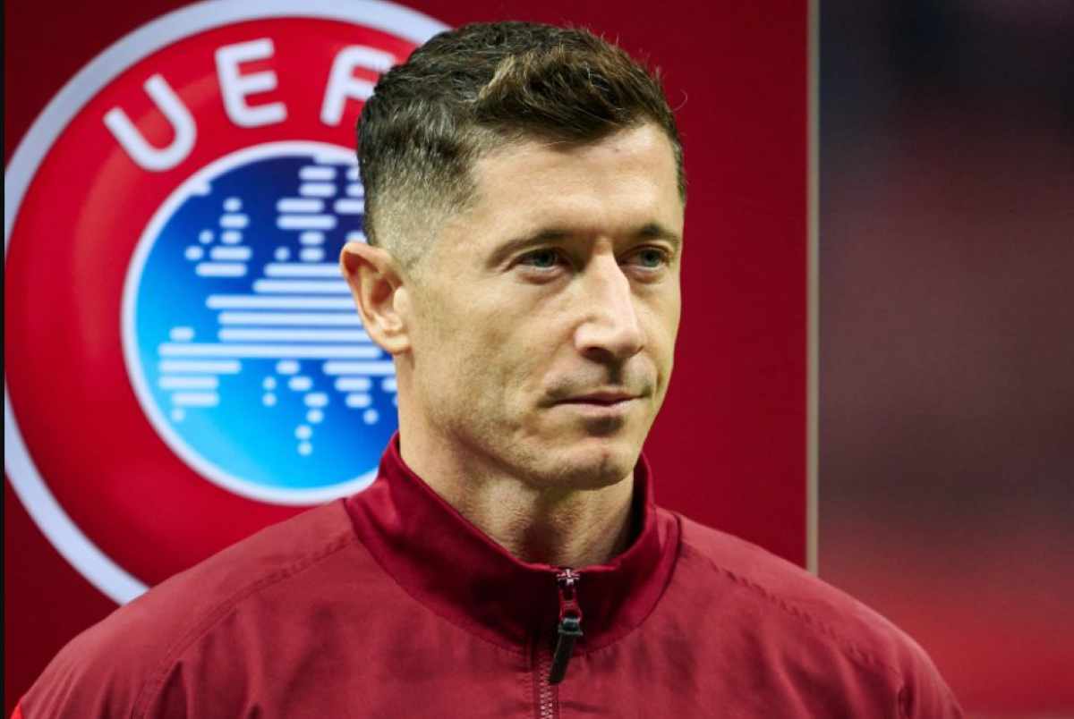 Barcelona Postpones Decision on Lewandowski’s Future Until the End of the Season