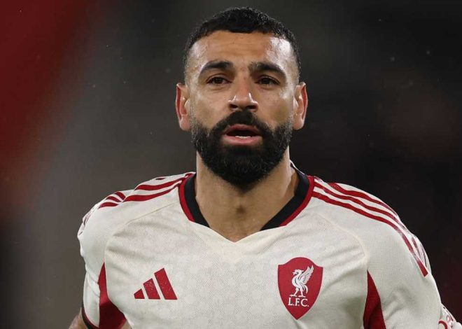 Arne Slot Faced with Big Decision Regarding Mohamed Salah Ahead of the Champions League