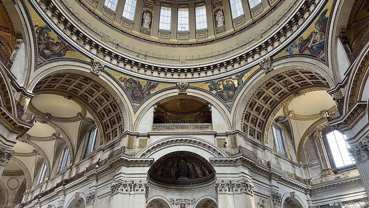 How to Visit Tourist Attractions in London: The Only Strategy You Need from a Local